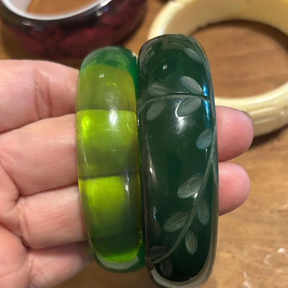 Set of 8 vintage bangles at - Picture 2 of 12